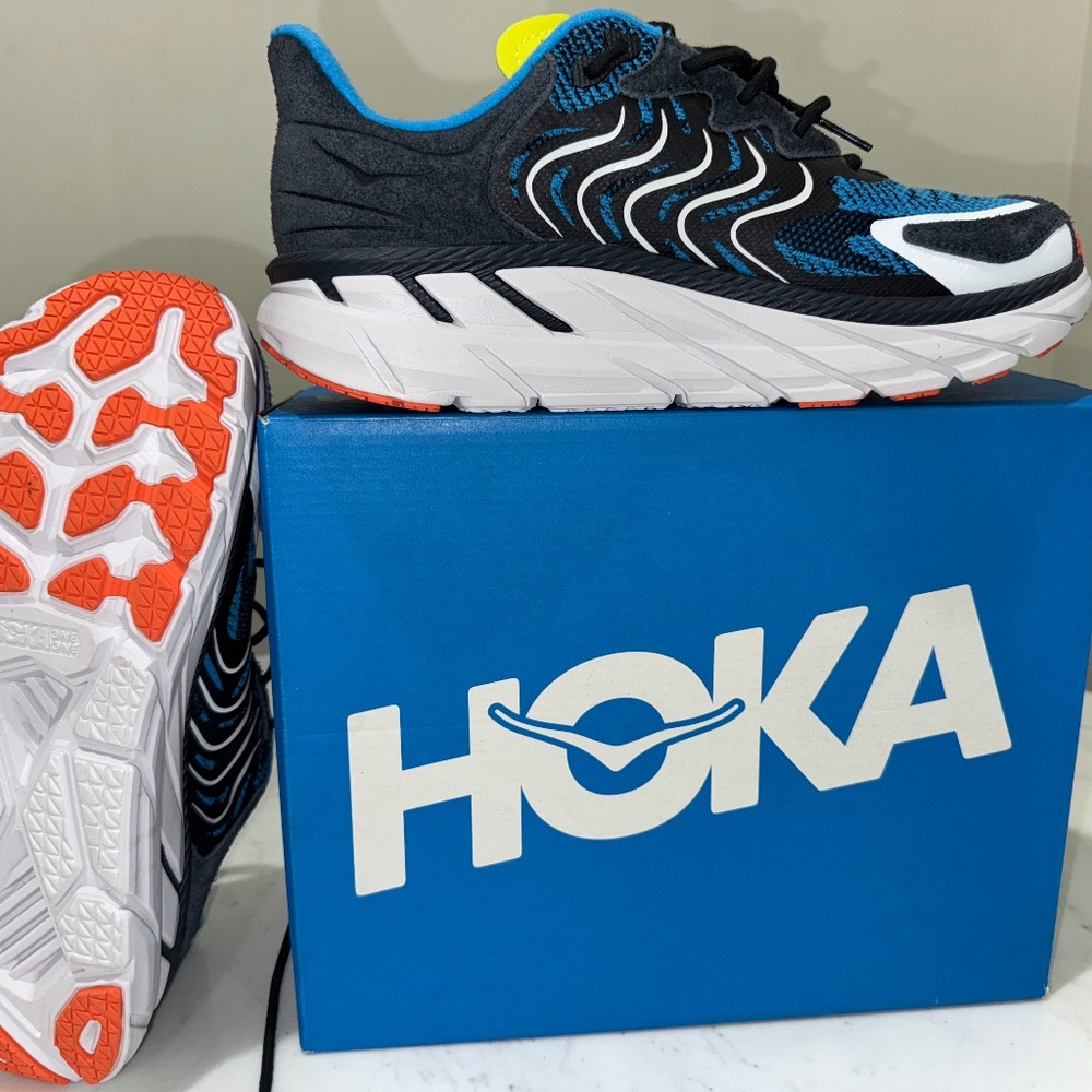 BRAND NEW - never worn - HOKA ONE ONE Clifton LS sneakers